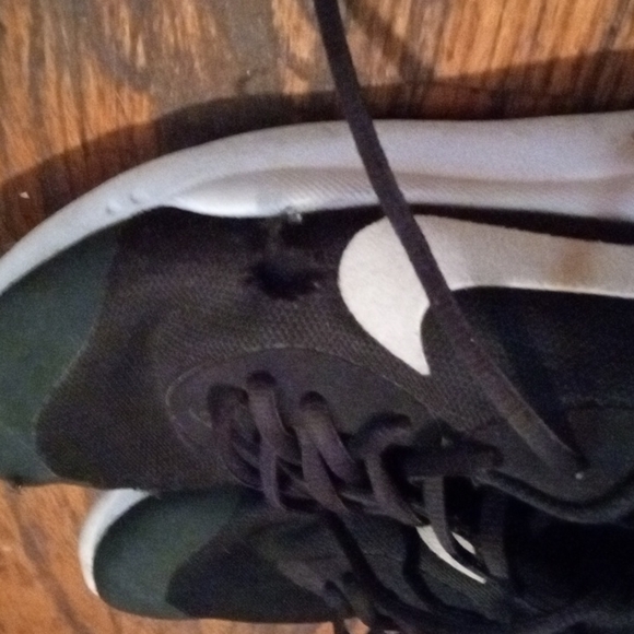 Nikes - Picture 2 of 3